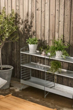 HAY Flowerpot With Saucer Pot M Ø14 Cm 6 HAY Flowerpot With Saucer Pot M Ø14 Cm -Sfeer Decoratie 500548 01 40 EnvironmentImage 37d15d7f28