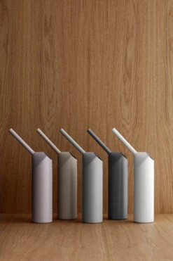 Blomus Colibri Waterkan 1 L -Sfeer Decoratie 502726 01 2 EnvironmentImage 2a2de6c1b5