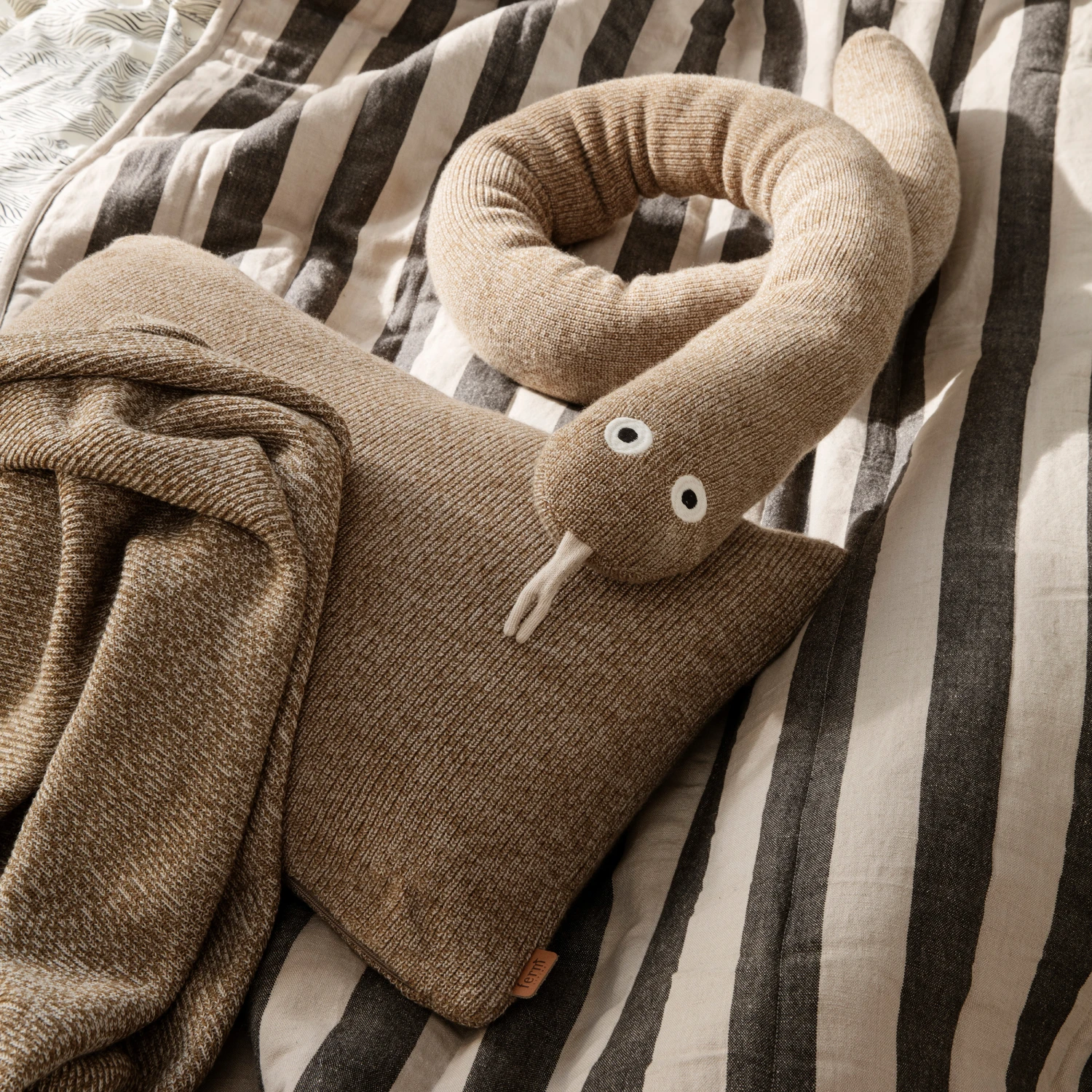 Ferm LIVING Roy Snake Knuffeldier 5 Ferm LIVING Roy Snake Knuffeldier - Afbeelding 3