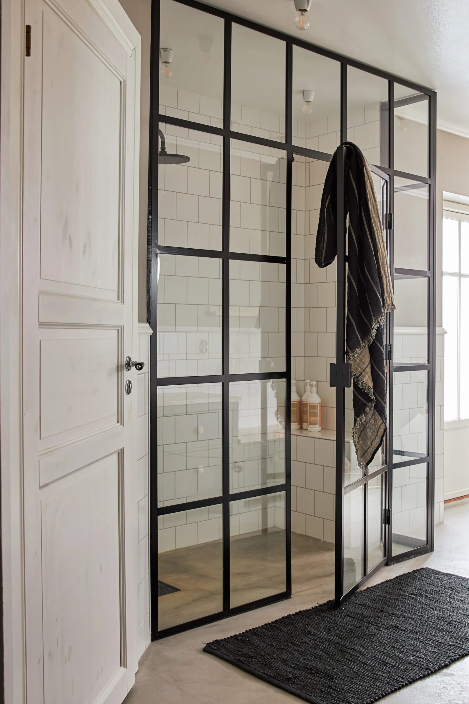 Merida Jute Vloerkleed Zwart 4 Merida Jute Vloerkleed Zwart - Afbeelding 2