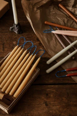 Ferm LIVING Dipped Candles Handgemaakte Kaarsen 15 Cm 8-pack -Sfeer Decoratie 505275 01 2 EnvironmentImage 03d7011bf0