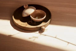 OYOY Inka Houten Dienblad Rond Ø20 Cm -Sfeer Decoratie 506839 01 3 EnvironmentImage 441797f32a