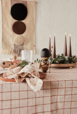 OYOY Inka Houten Dienblad Rond Ø30 Cm 11 OYOY Inka Houten Dienblad Rond Ø30 Cm -Sfeer Decoratie 506853 01 4 EnvironmentImage 1676d9fae5