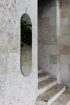 Moebe Wandspiegel 40,4x146,9 Cm 13 Moebe Wandspiegel 40,4x146,9 Cm -Sfeer Decoratie 571796 01 43 EnvironmentImage 48b68b2244